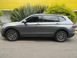 2018  Volkswagen Tiguan - Image 2