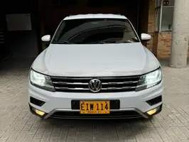 2018  Volkswagen Tiguan - Image 3