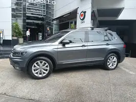 2019  Volkswagen Tiguan - Image 4