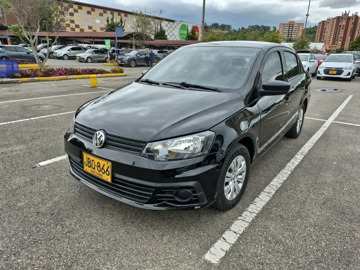 2017  Volkswagen Voyage