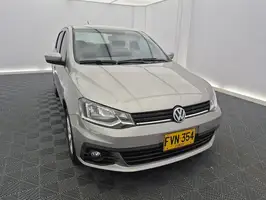 2019  Volkswagen Voyage - Image 3