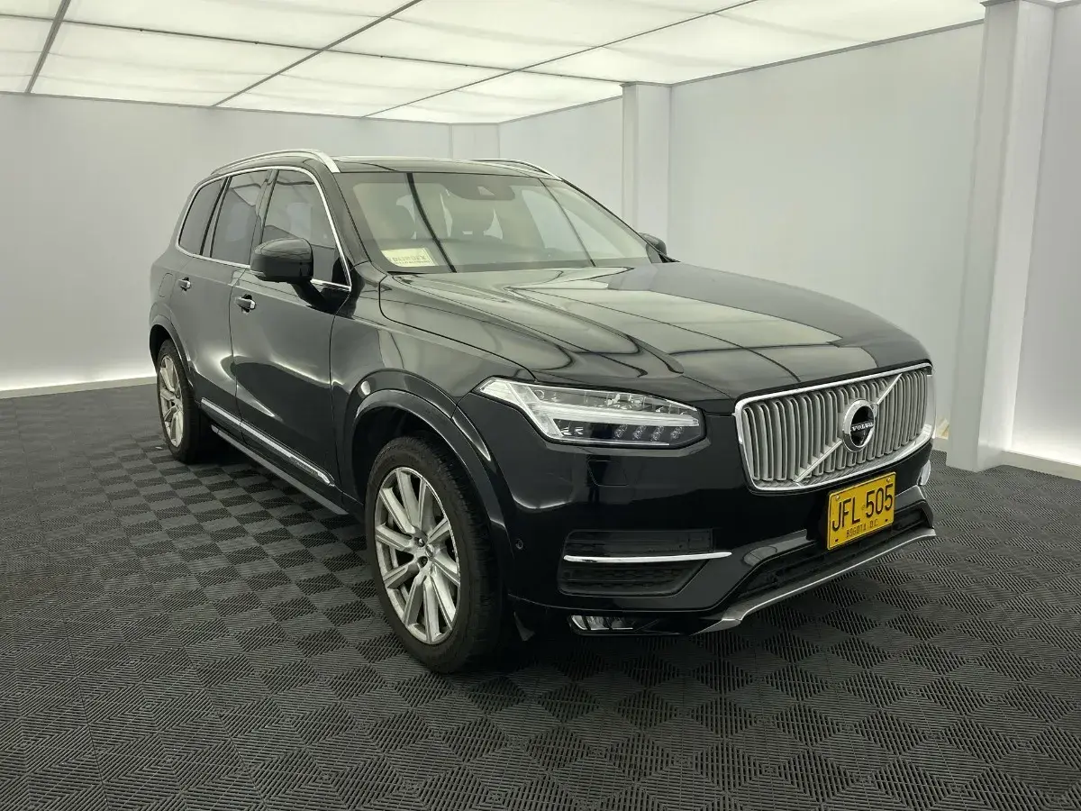 2017  Volvo Unknown
