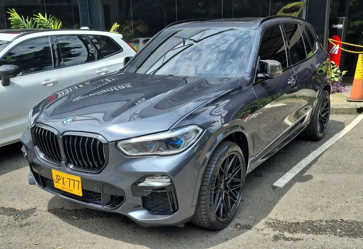 2021 Bmw X5 low mileage car in Tampa