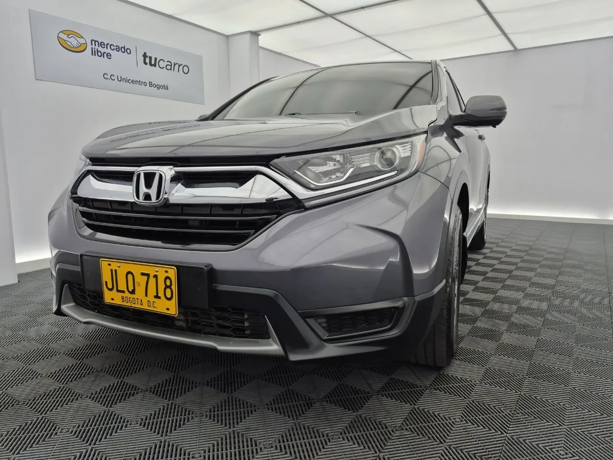 2019 Honda Cr low mileage car in Tampa