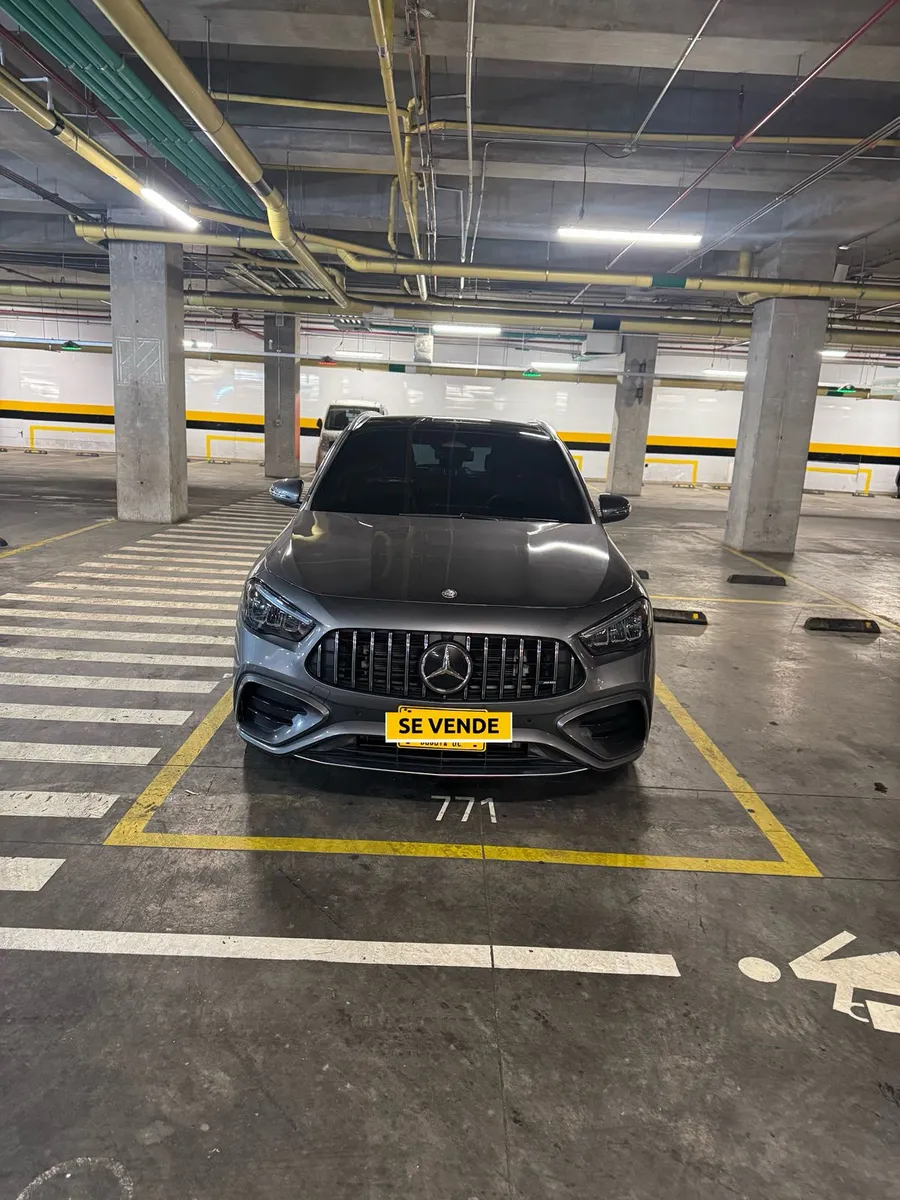 2025 Mercedes Unknown low mileage car in Tampa