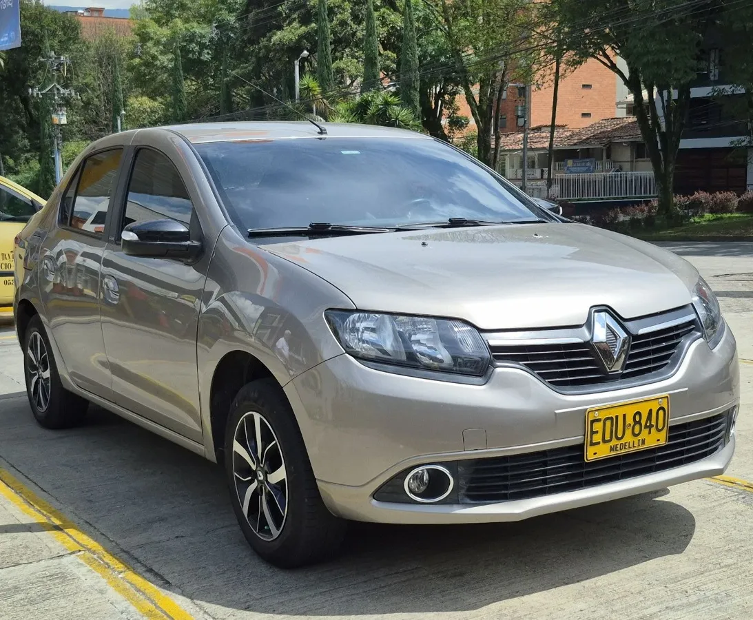 2019 Renault Logan low mileage car in Tampa
